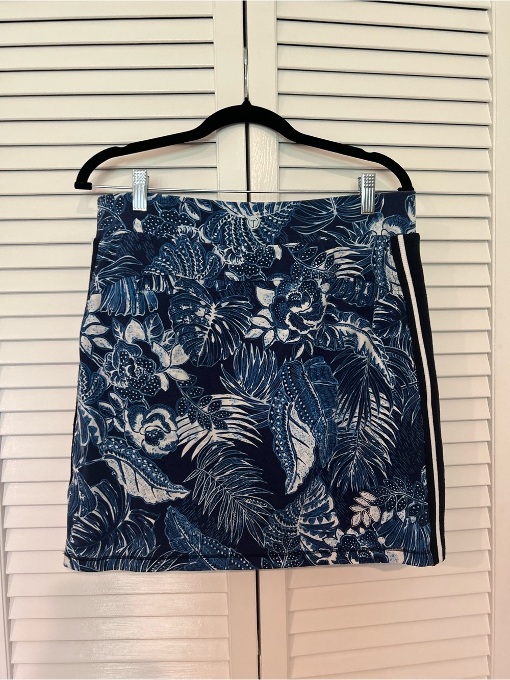 Talbots Navy and White Floral Skort with Sport Stripe